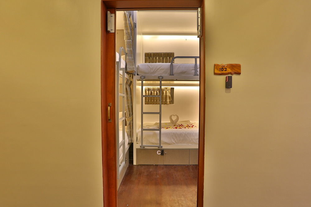 Scott @ 31St Street Hostel Yangon Exterior photo